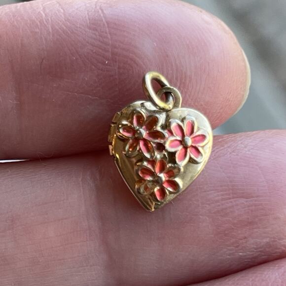 Vintage Dainty Mini Small Heart Locket Charm Gold Tone Pendant Enamel Flowers - Picture 1 of 6